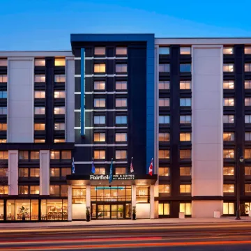 Fairfield by Marriott Montreal Downtown โรงแรมใกล้Chateau Ramezay Museum