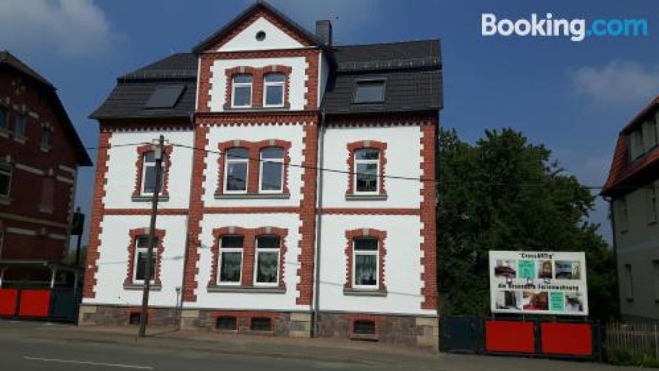 Crossartig Parken,Fahrradgarage Und Pkw-Wallbox am Haus