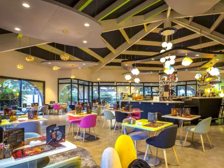 Ibis Styles Fréjus Saint-Raphaël Отели рядом с достопримечательностью «Camping Resort and Spa La Baume la Palmeraie»