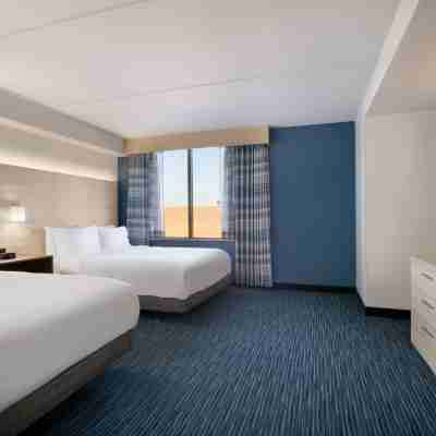 Holiday Inn Express & Suites Norfolk Airport Rooms