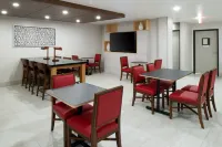 โรงแรม ฮอลิเดย์อินน์ เอ็กซ์เพรส ซานตาโรซา นอร์ท บาย IHG - พร้อมอาหารเช้า