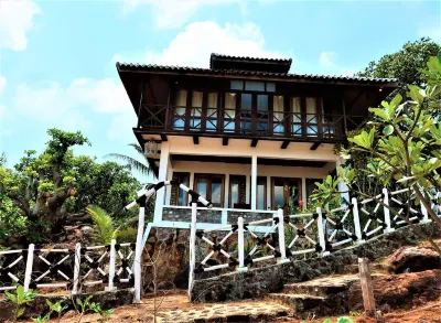 Breve Azurine Lagoon Resort Hotel dekat Bandar Udara Dewandaru