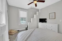 Cozy Cottage in the Heart of Hyde Park 1 Bedroom Home by RedAwning Hotels in Cincinnati