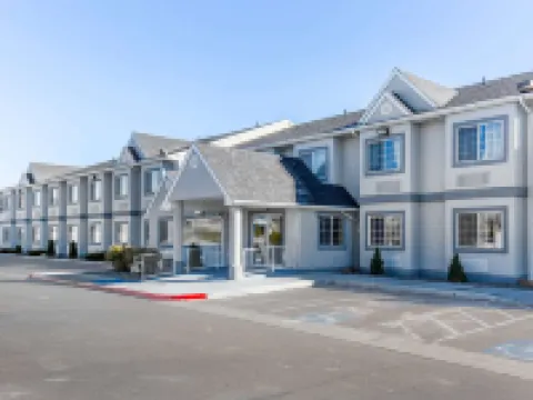 Quality Inn & Suites Elko Hotels in Elko