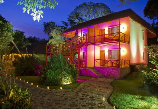 3. Hotel Vi..
