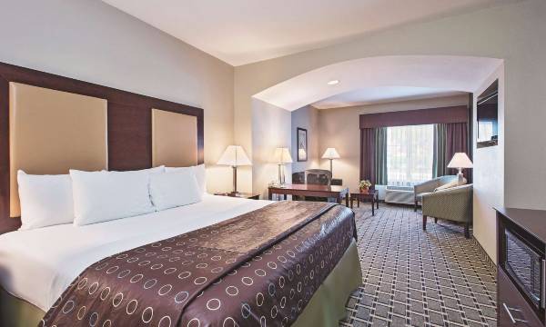 La Quinta Inn & Suites by Wyndham Lancaster