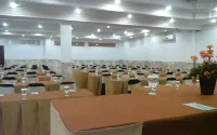 Grand Paradise Hotel Lembang Các khách sạn ở Lembang