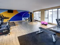 Mercure Kuala Lumpur Glenmarie Hotels near Evolve Concept Mall