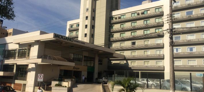Mogano Business Hotel- Eletroposto โรงแรมในชาเปโก