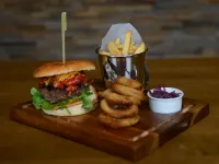 Moorings Hotel - พร้อมอาหารเช้า