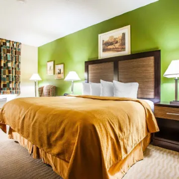 Quality Inn & Suites Hotels near Armory House