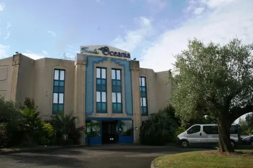 Escale Oceania Nantes Aéroport Hotels in Les Sorinieres