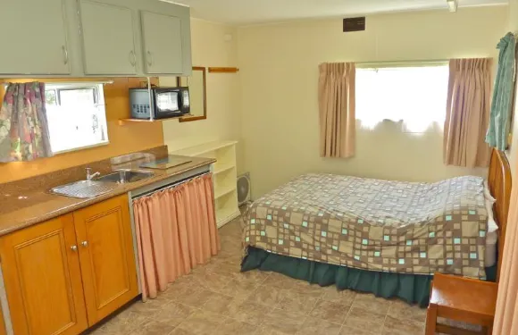 杜拉斯湖北假日公園酒店