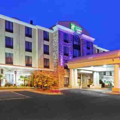 Holiday Inn Express & Suites Rome Hotel Exterior