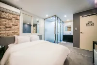 Gamdong Hotel