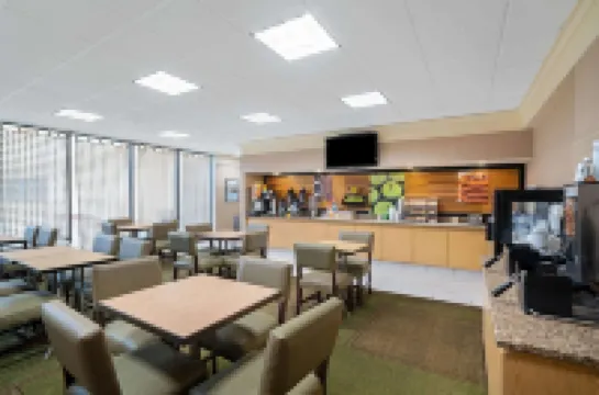 La Quinta Inn & Suites by Wyndham Kingsport TriCities Airpt