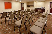 Holiday Inn Express & Suites Syracuse North - Airport Area Hotels in Cicero