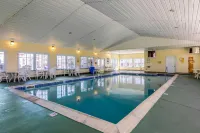 Quality Inn Lakefront - Pool