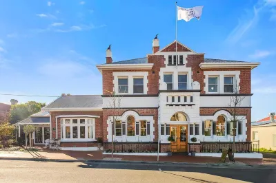 Cygnet Old Bank B & B Cafe & Gift Store Hotels in Port Huon