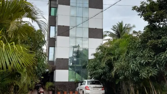 烏蘭伊斯拉姆普爾沙利馬爾行政飯店