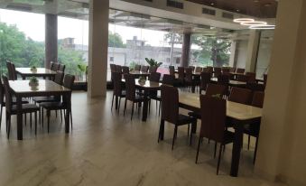 Hotel Raghav Inn - Housity