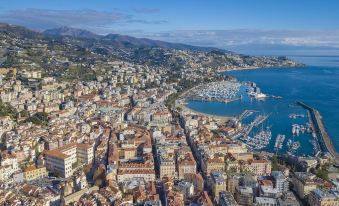 Sanremo Penthouse Market 700m from Sea - Happy Rentals