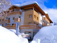 Alpine Mugon Hotel Hotel in zona Lago di Lagolo