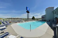 Super 8 by Wyndham Rapid City - プール