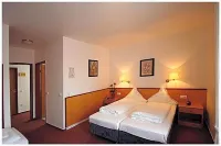 Hotel Zur Linde Hotels near Lichthalle ehemalige Zeche Fürst Leopold