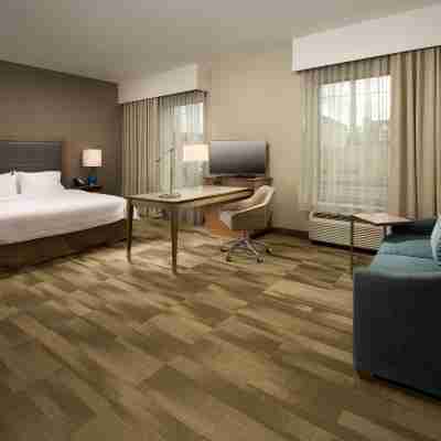 Hampton Inn & Suites Baltimore North/Timonium, MD Rooms