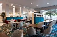 Hilton Garden Inn Denver/Cherry Creek - breakfast