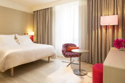 Oceania le Jura Dijon Hotel dekat Porte Guillaume