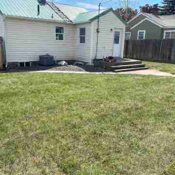 Cozy Home with Stairs, Shopping , Center of Town Hotel Exterior