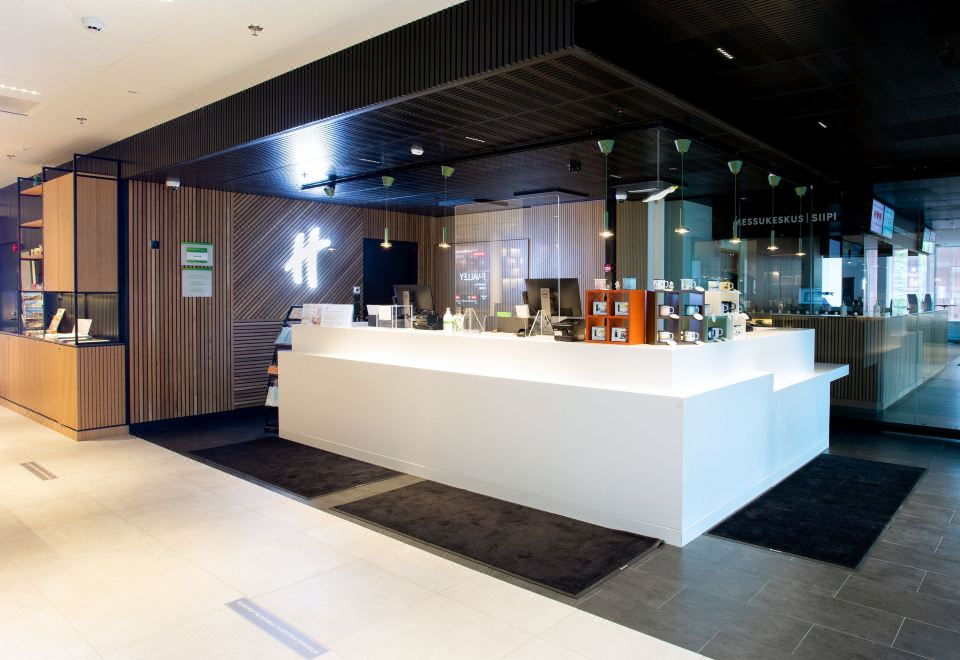 3. 홀리데이 인 헬..