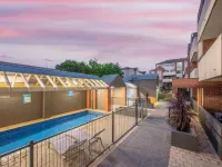 MainStay Suites Kew Hotels in Kew