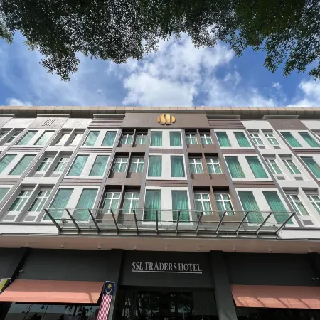 SSL Traders Hotel Отели рядом с достопримечательностью «Бирманский бассейн»