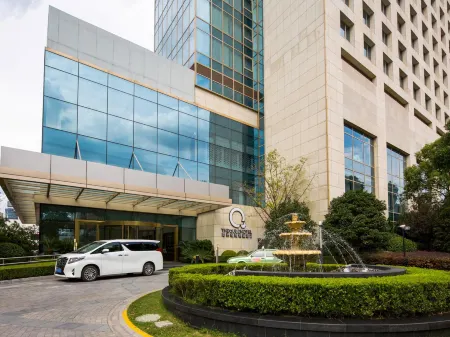 The QUBE Hotel, Shanghai Отели рядом с достопримечательностью «Shanghai Business School (Fengpu Campus)»