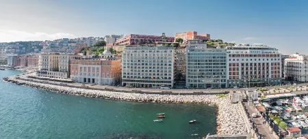 Hotel Royal Continental Отели в г. Неаполь