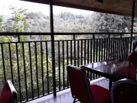 Hotel Agrowisata Hotel a East Wara