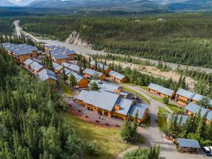 Denali Bluffs Hotel