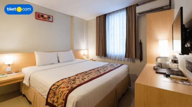 Bekizaar Hotel Surabaya Hotels near Arca Joko Dolog