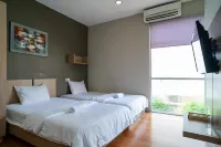 Three J Residence 2 Kenari jaya almunium palfon pvc 주변 호텔