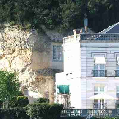 Les Hautes Roches Hotel Exterior