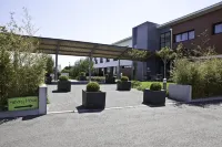 Best Western Hotel de la Cite and Spa Hôtels à : Saint-Lyphard