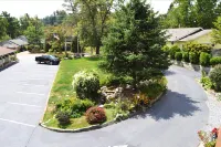 Alpine Village Inn Hotels in Blowing Rock