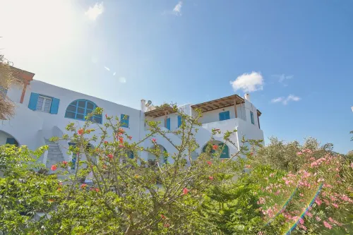 Remvi Studios Hotels in Aliki