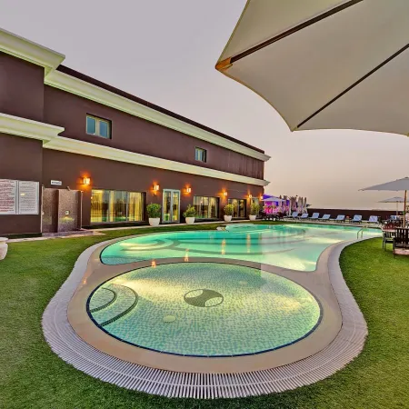 Royal Ascot Hotel Отели рядом с достопримечательностью «Рынок Мина-базар»