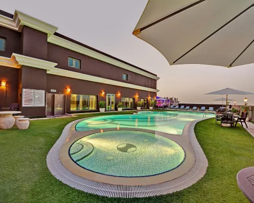 Royal Ascot Hotel Отели рядом с достопримечательностью «Рынок Мина-базар»