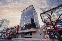 Brown Dot in Mugeo-Dong, Ulsan