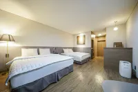 Mtm Family Hotel - Kolam Renang